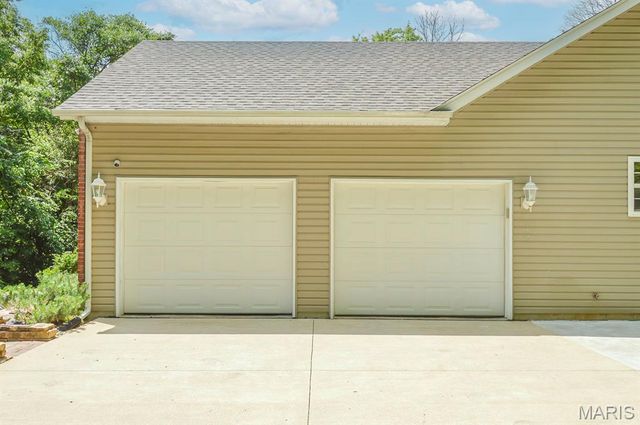 6915 Gebhart Lane, Edwardsville, IL 62025