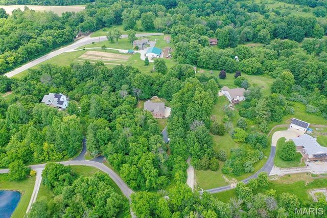 6915 Gebhart Lane, Edwardsville, IL 62025