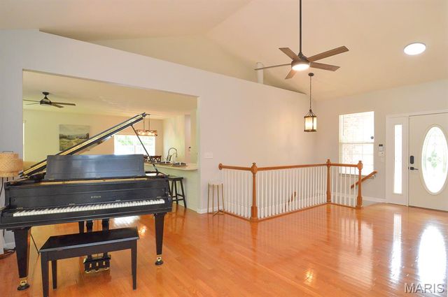 6915 Gebhart Lane, Edwardsville, IL 62025