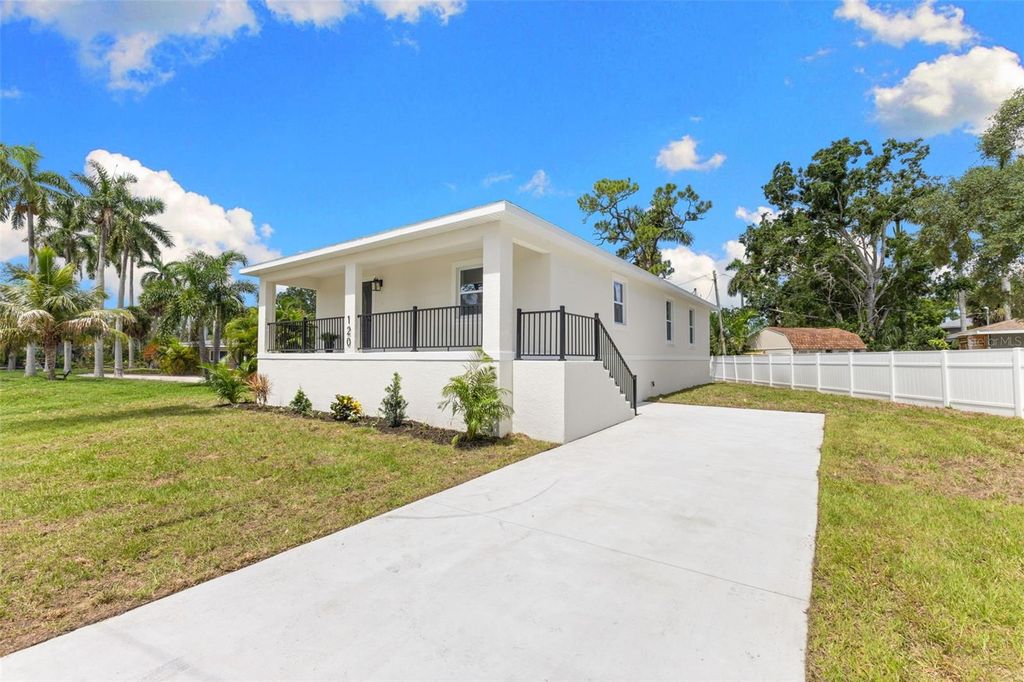 Image 2 of property listing at 120 BROWN STREET, Bradenton, FL 34208