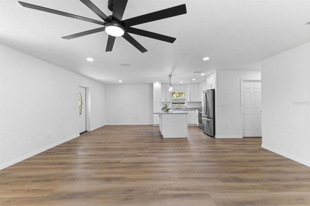 Image 12 of property listing at 120 BROWN STREET, Bradenton, FL 34208
