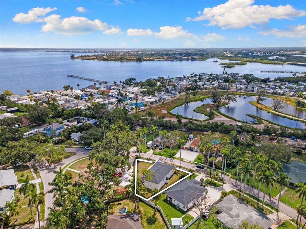 Image 28 of property listing at 120 BROWN STREET, Bradenton, FL 34208