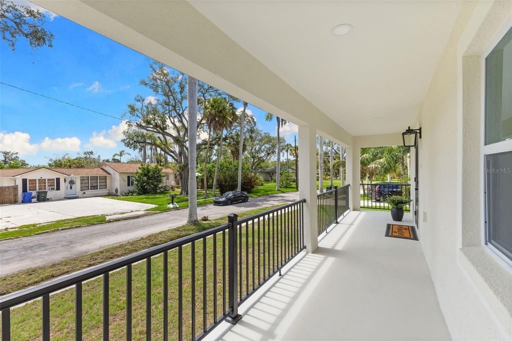 Image 5 of property listing at 120 BROWN STREET, Bradenton, FL 34208