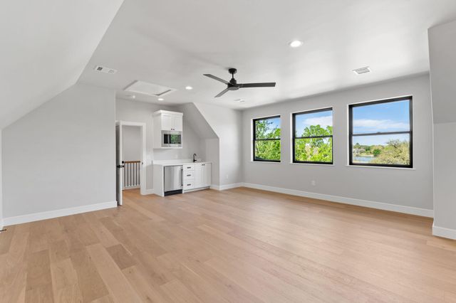 705 The Trails PKWY, Horseshoe Bay, TX 78657