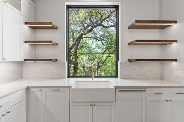 705 The Trails PKWY, Horseshoe Bay, TX 78657