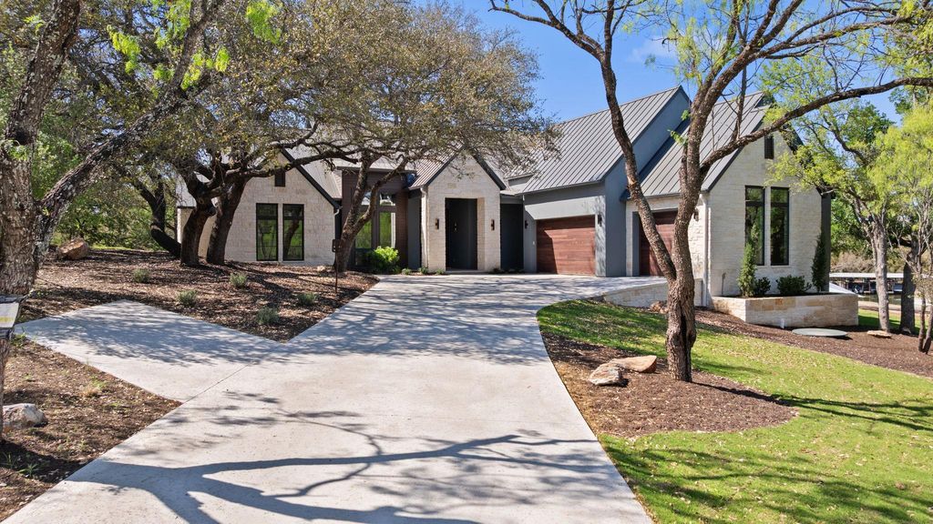 705 The Trails PKWY, Horseshoe Bay, TX 78657