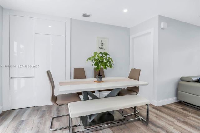 330 N 70th Ave, Hollywood, FL 33024