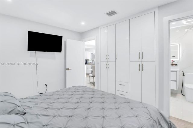 330 N 70th Ave, Hollywood, FL 33024