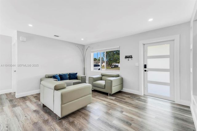 330 N 70th Ave, Hollywood, FL 33024