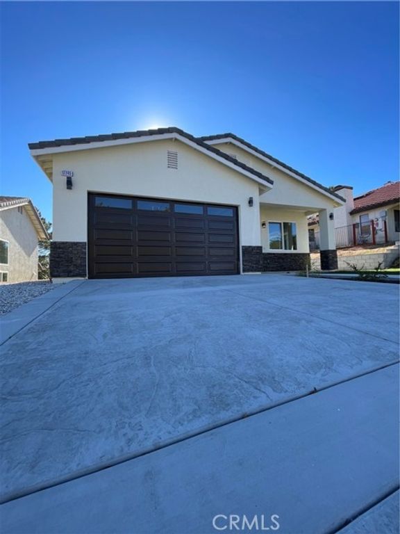 17745 Vista Point, Victorville, CA 92395