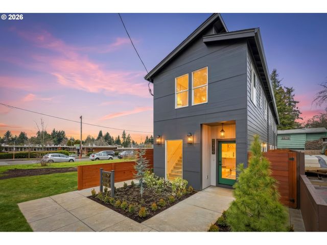 11719 Se ASH St, Portland, OR 97216
