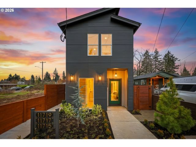 11719 Se ASH St, Portland, OR 97216