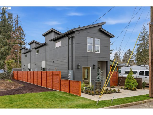 11719 Se ASH St, Portland, OR 97216