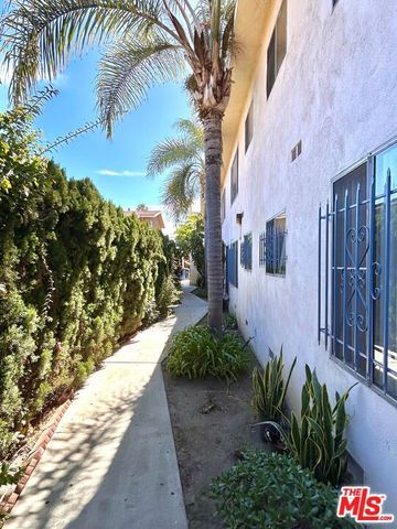 6214 S Victoria Avenue, Los Angeles, CA 90043