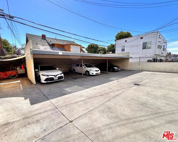 6214 S Victoria Avenue, Los Angeles, CA 90043