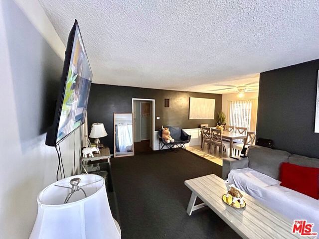6214 S Victoria Avenue, Los Angeles, CA 90043