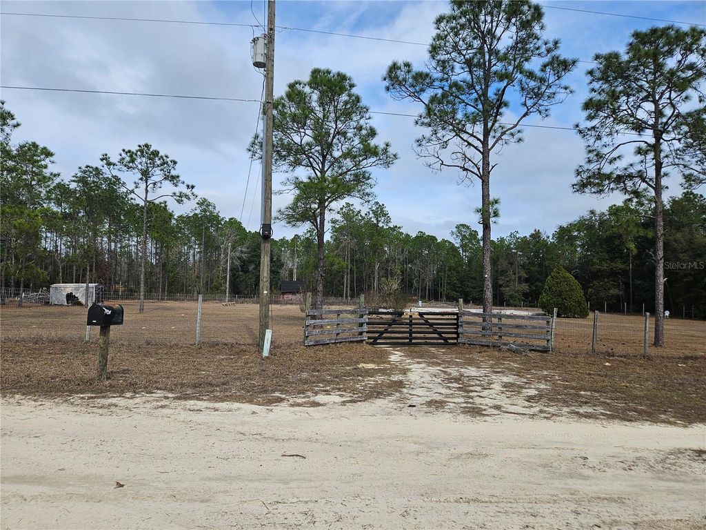 13391 NE 43RD LANE, Williston, FL 32696