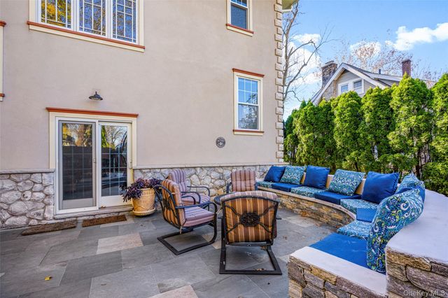 69 Irving Place, New Rochelle, NY 10801