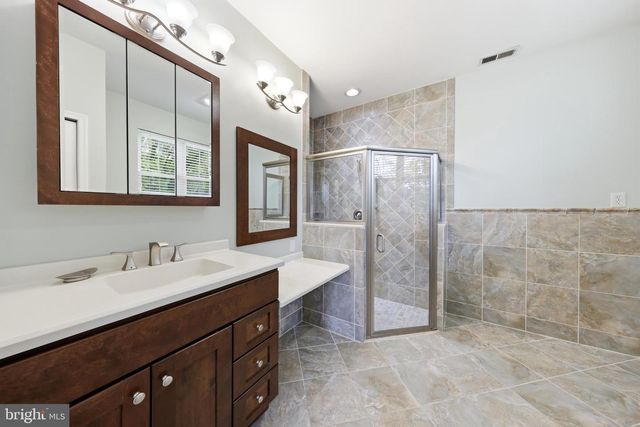 5 HIBISCUS DR, Marlton, NJ 08053