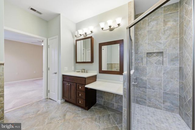 5 HIBISCUS DR, Marlton, NJ 08053