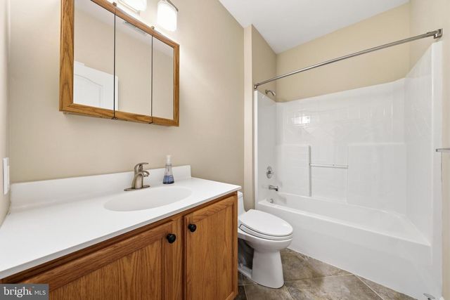 5 HIBISCUS DR, Marlton, NJ 08053