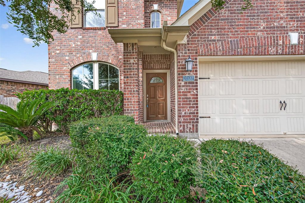 27122 Danbridge Gulch Ln, Katy, TX 77494