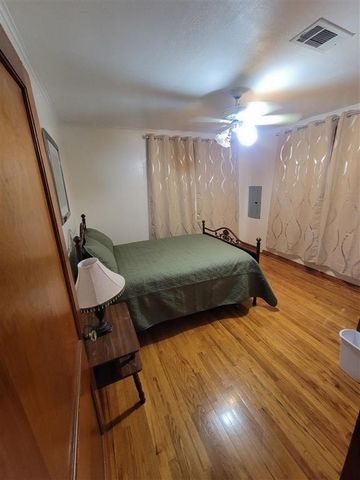 105 East Street, Lake Charles, LA 70601