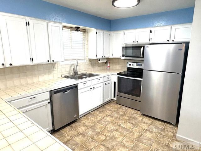 176 Valley Court, Challis, ID 83226