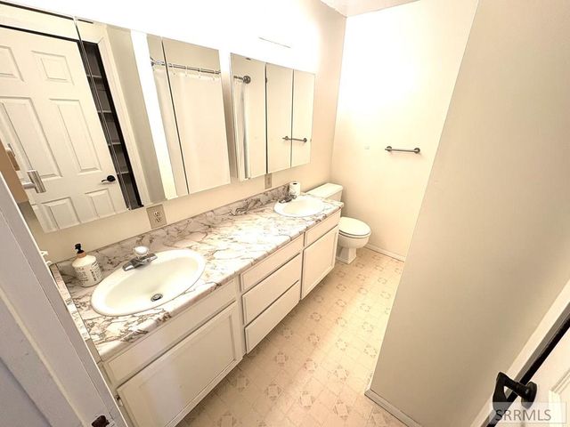 176 Valley Court, Challis, ID 83226