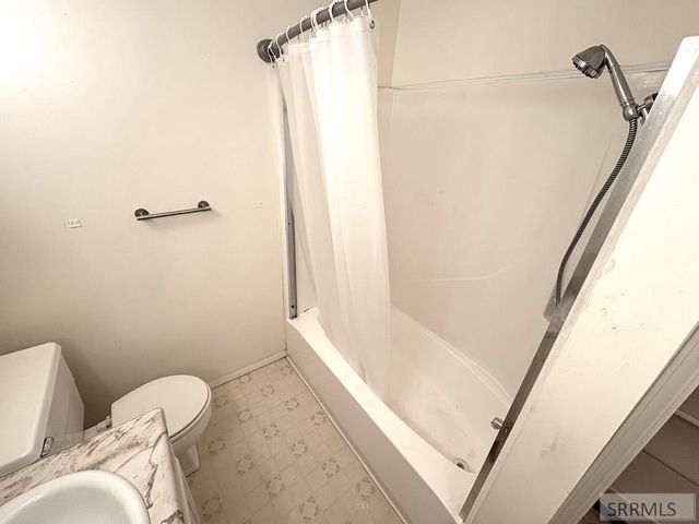 176 Valley Court, Challis, ID 83226