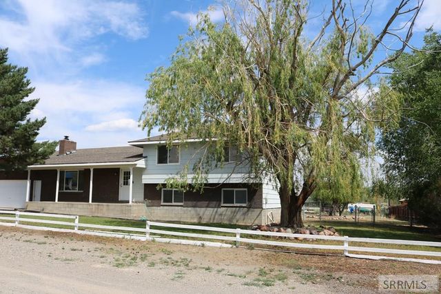 176 Valley Court, Challis, ID 83226