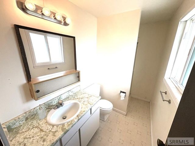 176 Valley Court, Challis, ID 83226