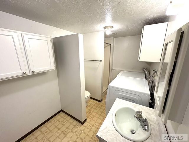 176 Valley Court, Challis, ID 83226