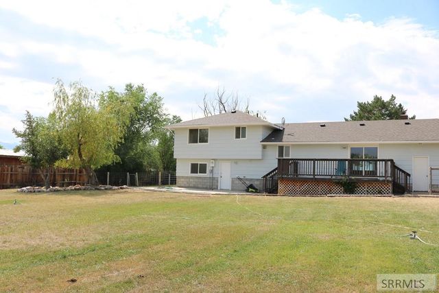 176 Valley Court, Challis, ID 83226