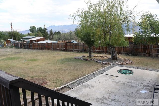 176 Valley Court, Challis, ID 83226