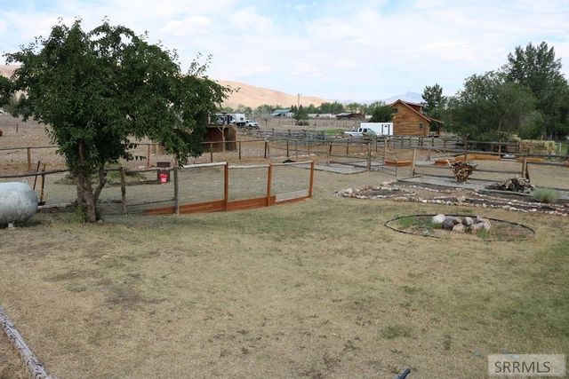 176 Valley Court, Challis, ID 83226