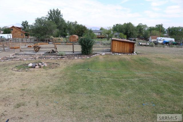 176 Valley Court, Challis, ID 83226
