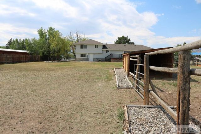 176 Valley Court, Challis, ID 83226