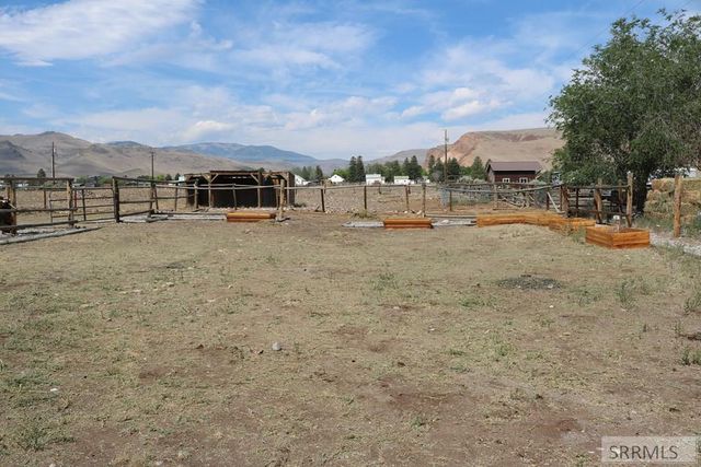 176 Valley Court, Challis, ID 83226