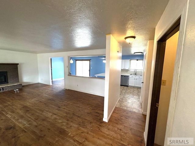 176 Valley Court, Challis, ID 83226