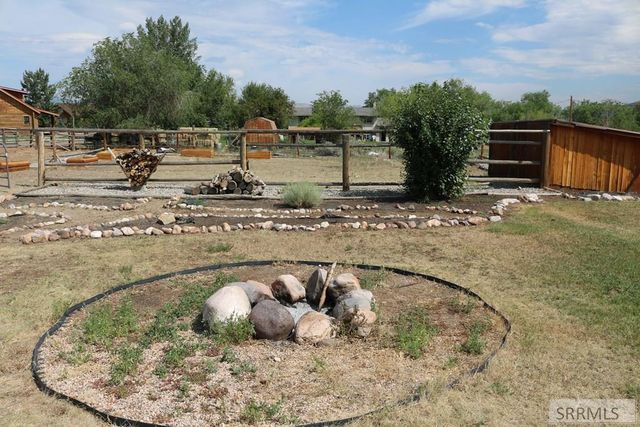 176 Valley Court, Challis, ID 83226