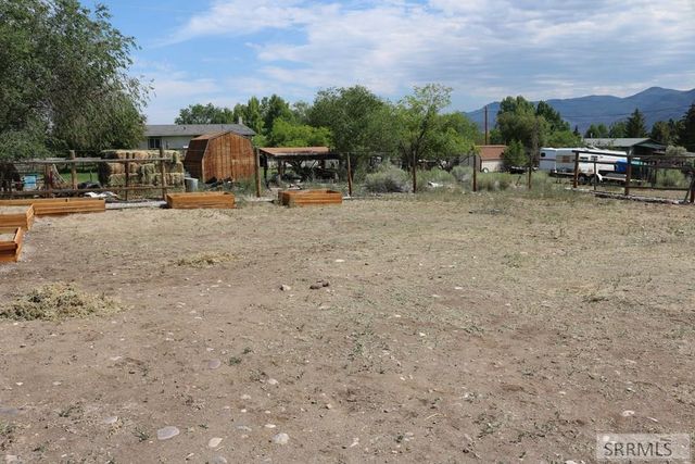 176 Valley Court, Challis, ID 83226