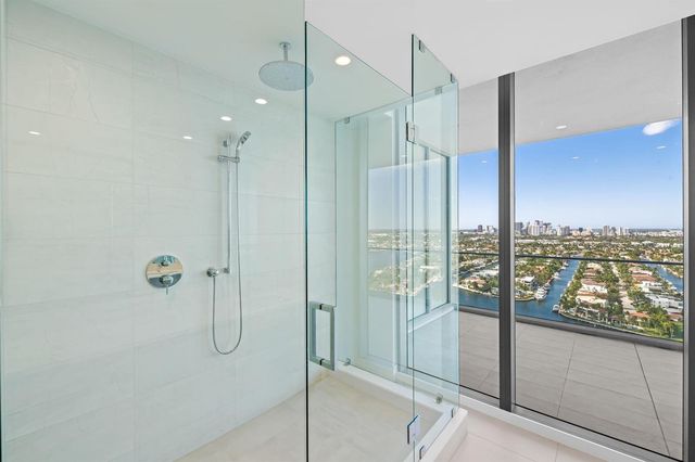 153 N Seabreeze Boulevard 2404-s, Fort Lauderdale, FL 33304