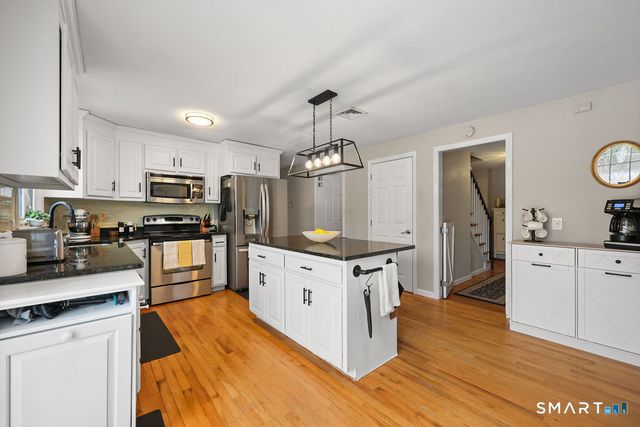 37 Belle Woods Drive, Glastonbury, CT 06033