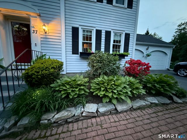 37 Belle Woods Drive, Glastonbury, CT 06033