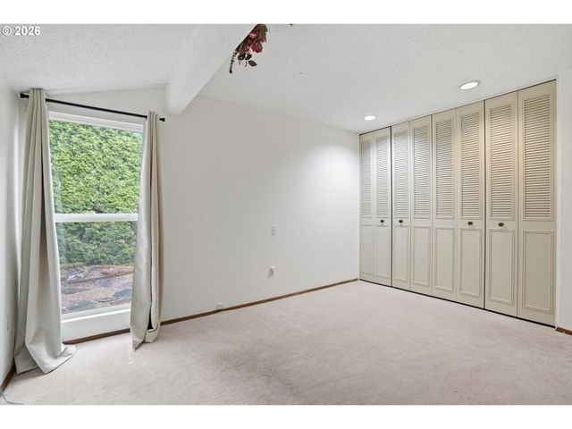 10440 Sw CENTURY OAK Dr, Portland, OR 97224