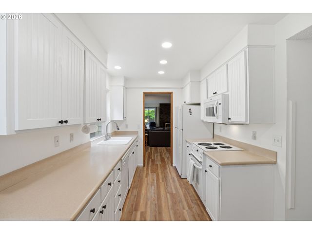 10440 Sw CENTURY OAK Dr, Portland, OR 97224