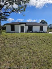 748 Kingfisher Avenue NW, Lake Placid, FL 33852
