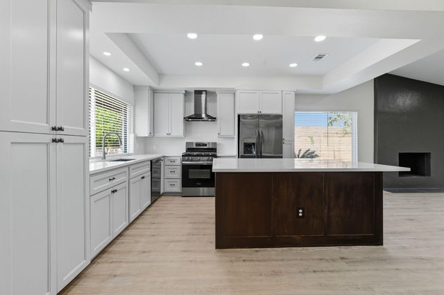 5113 Loyola LN, Austin, TX 78723