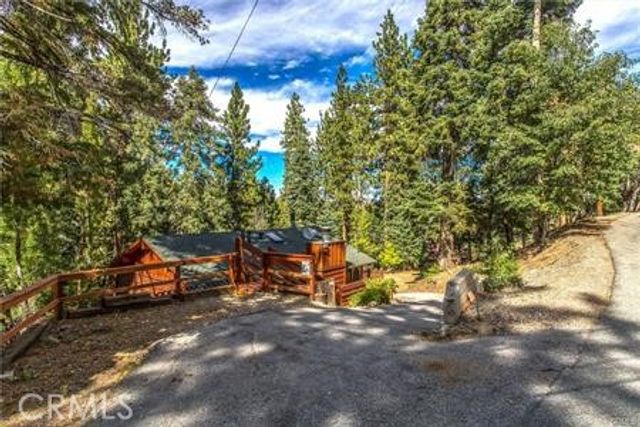 42962 Dogwood Drive, Big Bear Lake, CA 92315